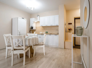 Апартаменты 1+ по Ивана Захарова 9/1