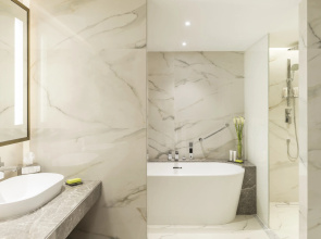 Le Meridien Dubai Hotel & Conference Centre