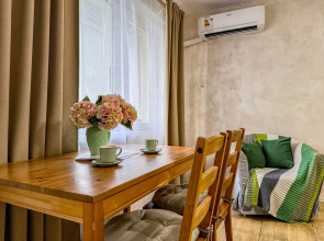 V Tsentre Goroda Flat