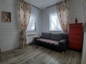 Stilnyj Ryadom S Istochnikom Private House