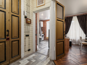 Апартаменты SREDNYAYA PODYACHESKAYA 6 APARTMENTS Просторные трехкомнатные апартаменты Park Lane Inn для 3-х взрослых