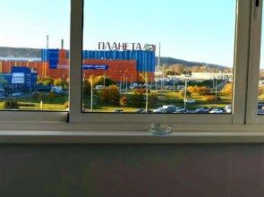 Квартира студия на Строителей с видом на ТЦ Планета