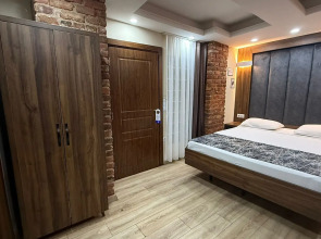 Отель Han Suite