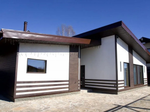 V Okruzhenii Khvoynogo Lesa Private house