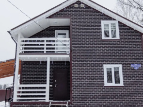 Na Cherepovskoy 3А Private house