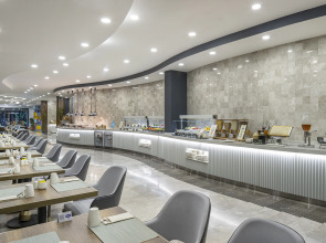 Отель Hampton by Hilton Istanbul Arnavutkoy