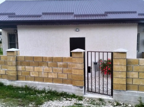 Dom pod kluch u morya Arnou Private House