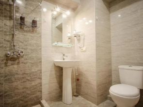 Отель Toma's House