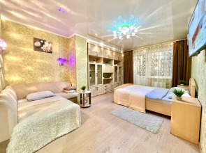 Апартаменты двухкомнатные в Центре Города на 5 этаже (рядом с набережной р. Волга)