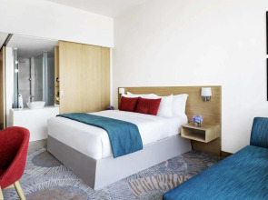 Отель Dubai Avani Ibn Battuta Hotel