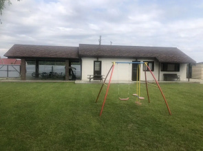 Na 8 Chelovek Klyoboe Mesto Private House
