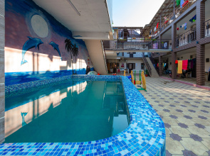 Yakor Guest House