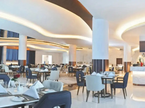 Курортный отель Royal M Al Aqah Beach Resort by Gewan