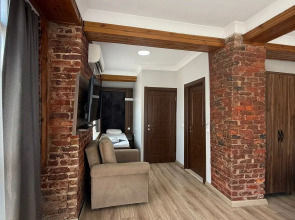 Отель Han Suite