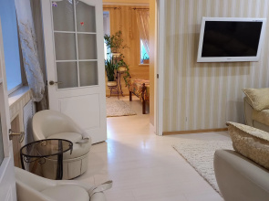 Dom c sadom na Kamyshanovykh Guest house