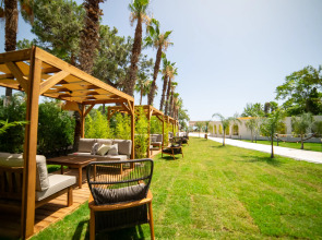 Rose Garden Premium Hotel