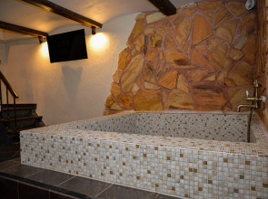 Квартира Лофт «Дубовая лестница»