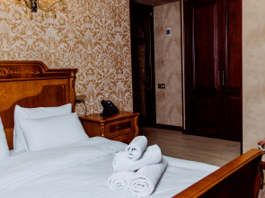 Royal Antique Boutique Hotel