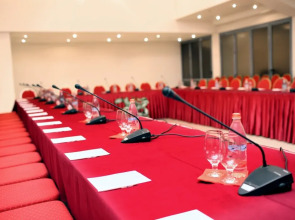 Отель Ани Плаза