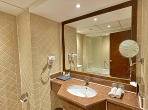 Ivy Cyrene Island Aqua Park Resort