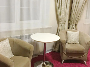 Отель Корона