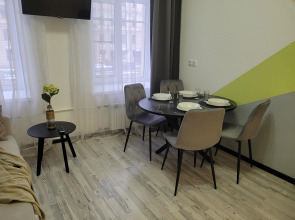 Комфортные апартаменты для троих с видом во двор