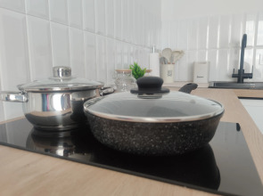 Квартира Современная Студия с большой кроватью и кондиционером