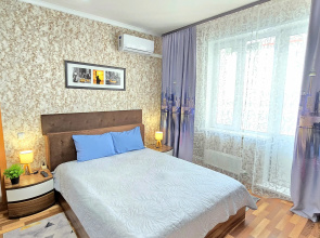 V Belyih Rosah S Vidom Na Reku Apartments