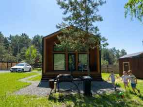 S Terrasoy I Mangalom Sredi Prirody Private house