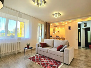 Квартира в удобной локации рядом со станцией метро Суконная слобода