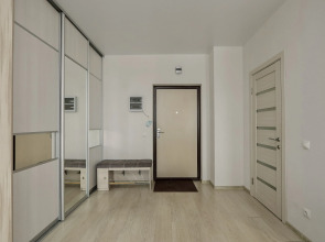 Апартаменты в ЖK Kолизeй c видом нa пруд.