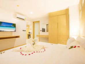 Отель Clarion Patong Beach