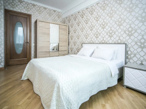 Апартаменты 3 комнатные Интернациональная 2 Центр города