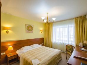 Отель Александровский парк-отель