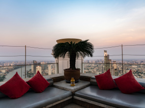 Отель Tower Club at lebua
