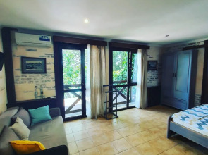 Гостевой дом у моря Массандровская 13