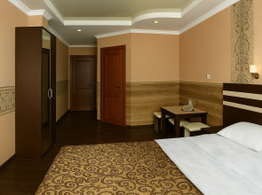 Отель Парадис