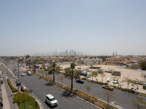 Отель Beach Walk