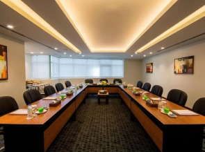 Отель Golden Tulip Media