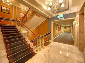 Ascot Hotel