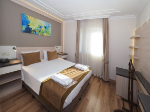 Отель Bulvar Palas Old City