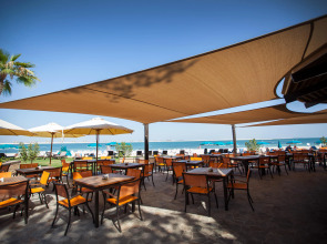 Курортный отель JA The Resort - JA Beach hotel