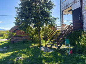 Thach from Travel Hotels Entourage