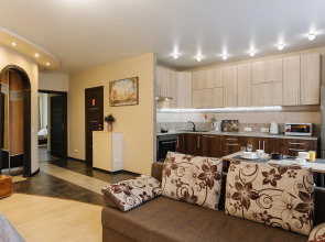 Апартаменты 9 ночей с видом на речку на Коммунальной 1