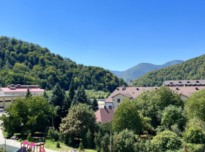 Квартира 65 м удобная для семьи напротив Казино с видом на горы