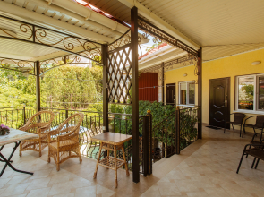 Kryimskij Dvorik Guest house