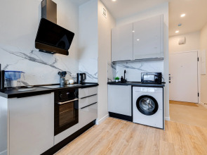 Квартира Happy People на Серебрякова 11к2