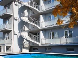 Daymond Delyuks Hotel