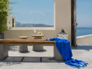 Mythical Blue Luxury Suites Hotel