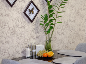 Апартаменты Красный Квадрат на Набережной